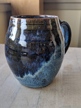Load image into Gallery viewer, Bulbous Shape Handmade Coffee Mug