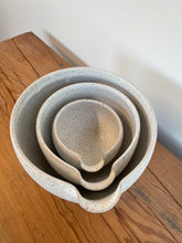 Load image into Gallery viewer, Set of 3 hand throne stoneware mixing bowls
