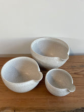 Load image into Gallery viewer, Set of 3 hand throne stoneware mixing bowls
