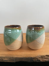 Load image into Gallery viewer, Set of 2 Green &amp; White wine glasses

